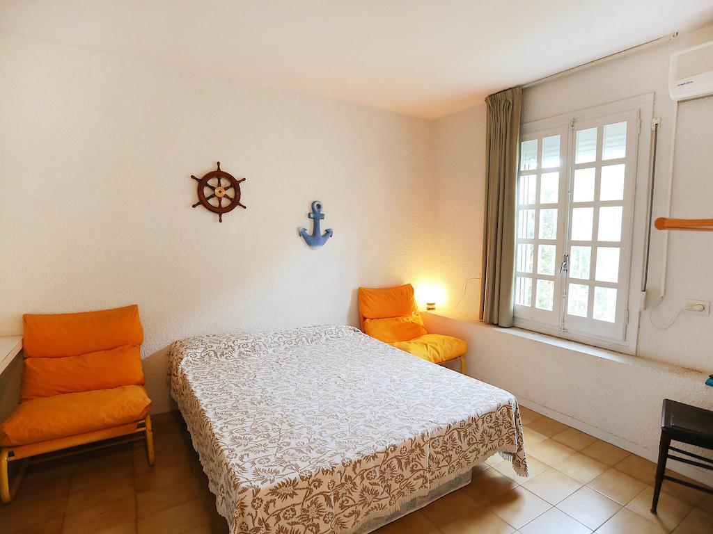 Holiday Cornelia Pucho Cambrils